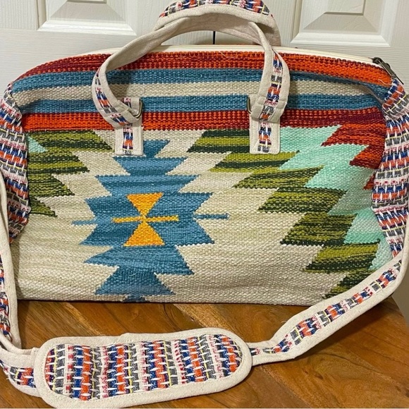 🎉❤️ Large Multicolor Aztec Duffel Weekender Bag - Picture 1 of 4